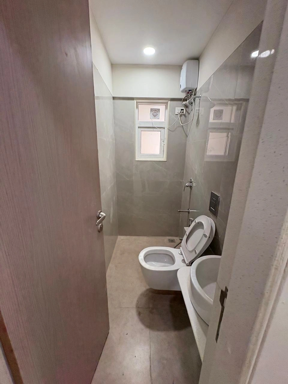 2 BHK Flat for Rent in Bhanu Jyoti, Malad East